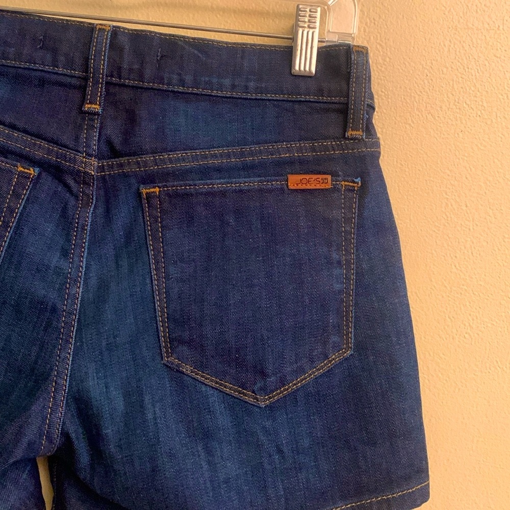 Joe’s Jean short fresh look for warm weather outing